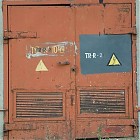 old_metalic_door1.jpg