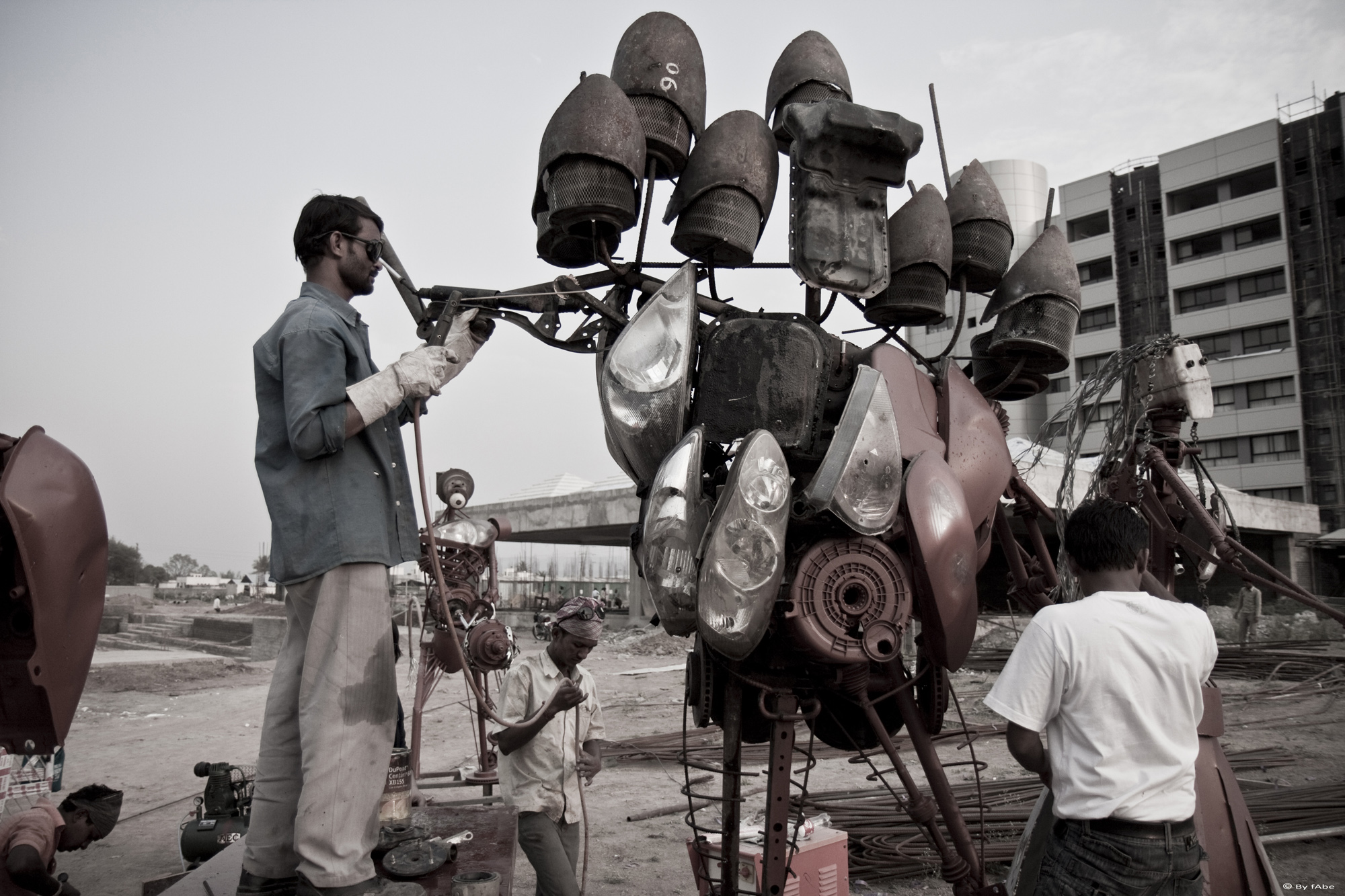   D          Supinfomania          